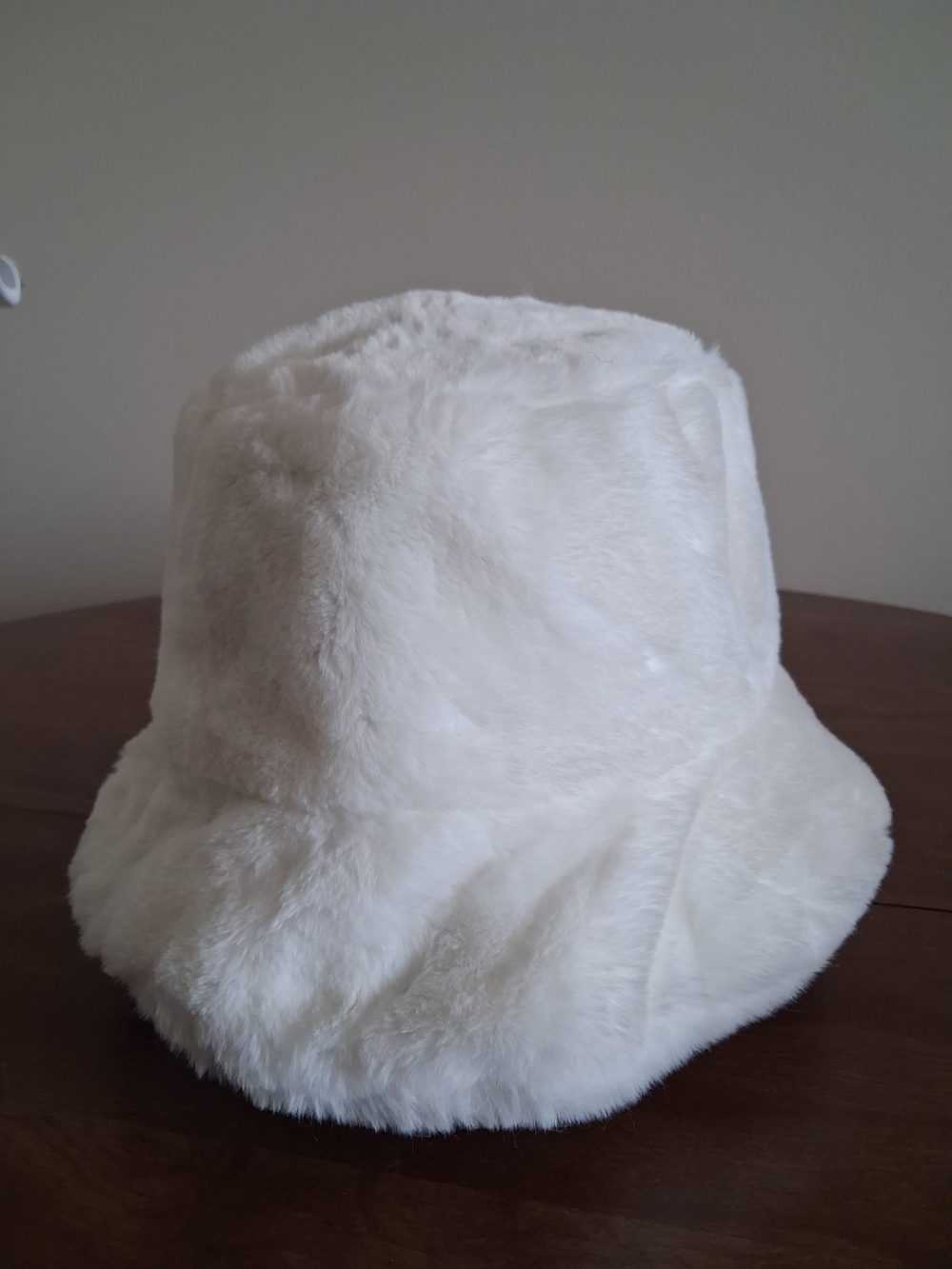 Women's Faux Fur Bucket Hat - White